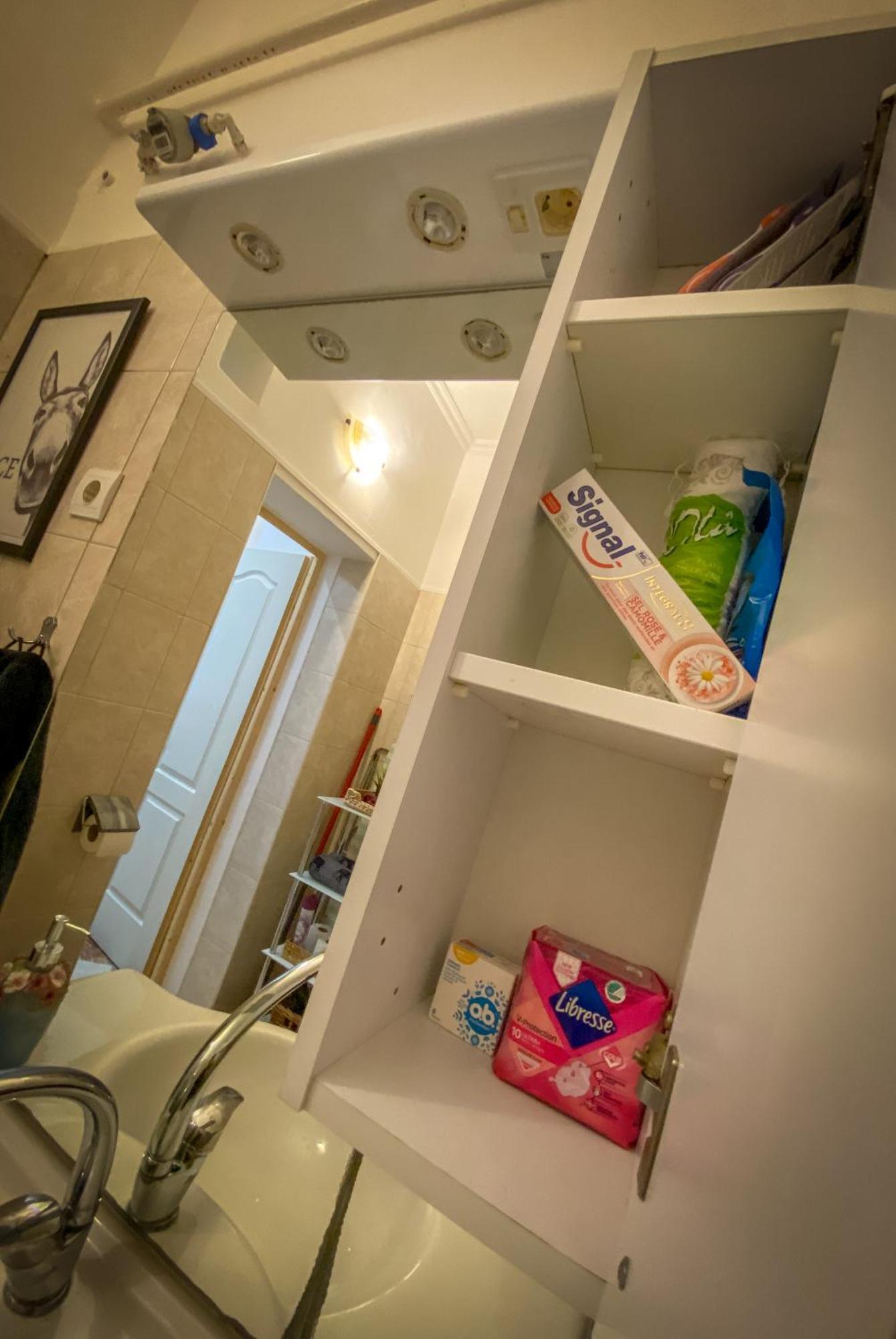 Lovely Central Apartment With Free Parking, Koezponthoz Koezeli 3 Szobas Lakas Gyor Bagian luar foto